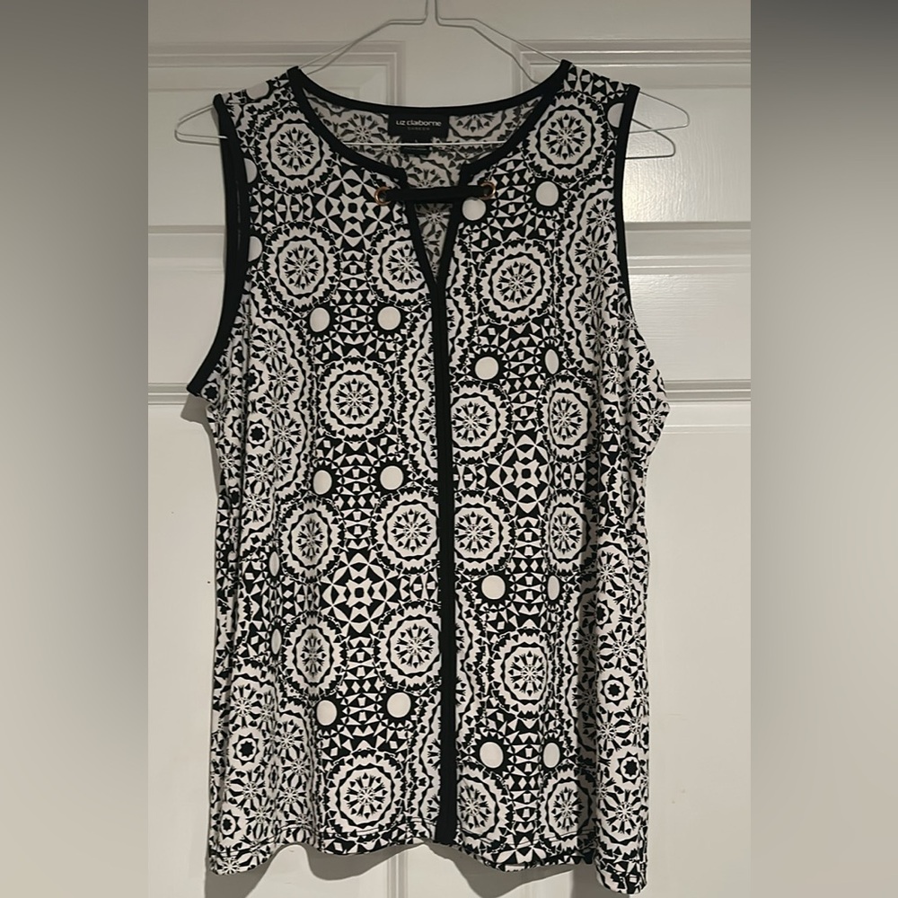 Liz Claiborne Black & White Geometric Sleeveless Camisole